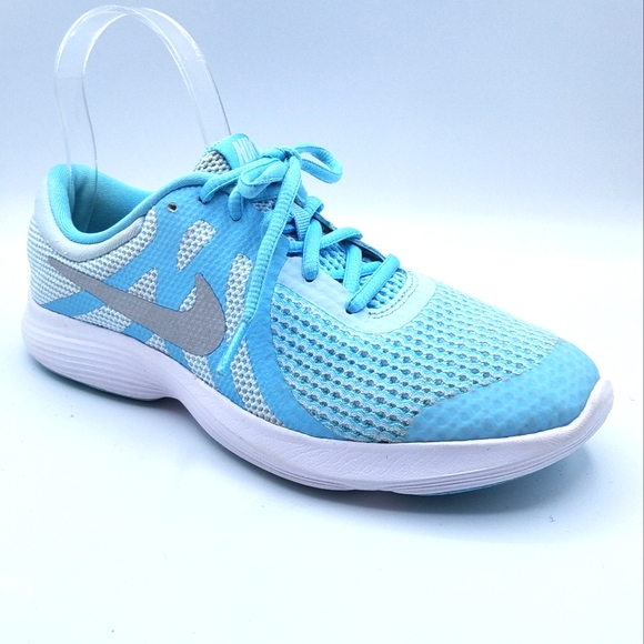 nike school shoes revolution 4